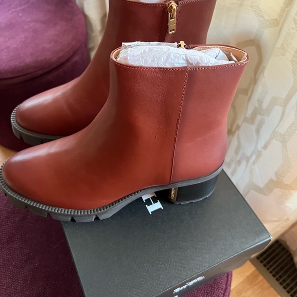 Woman Coach Ankle Leather Boots - Picture 2 of 10